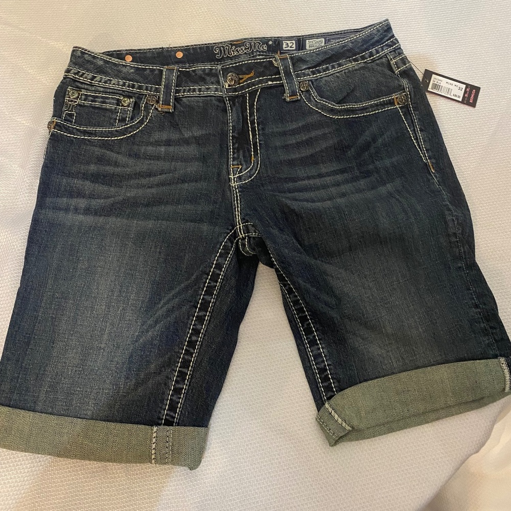 Miss Me Bermuda Jean Shorts size 32 / 14 NWT